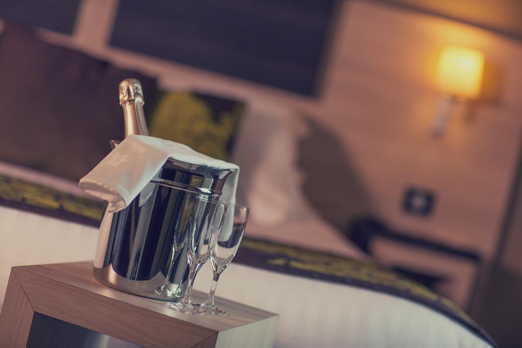 เบสต์ เวสเทิร์น พลัส ริชลิเยอ Hotel ลิมอจส์ ภายนอก รูปภาพ